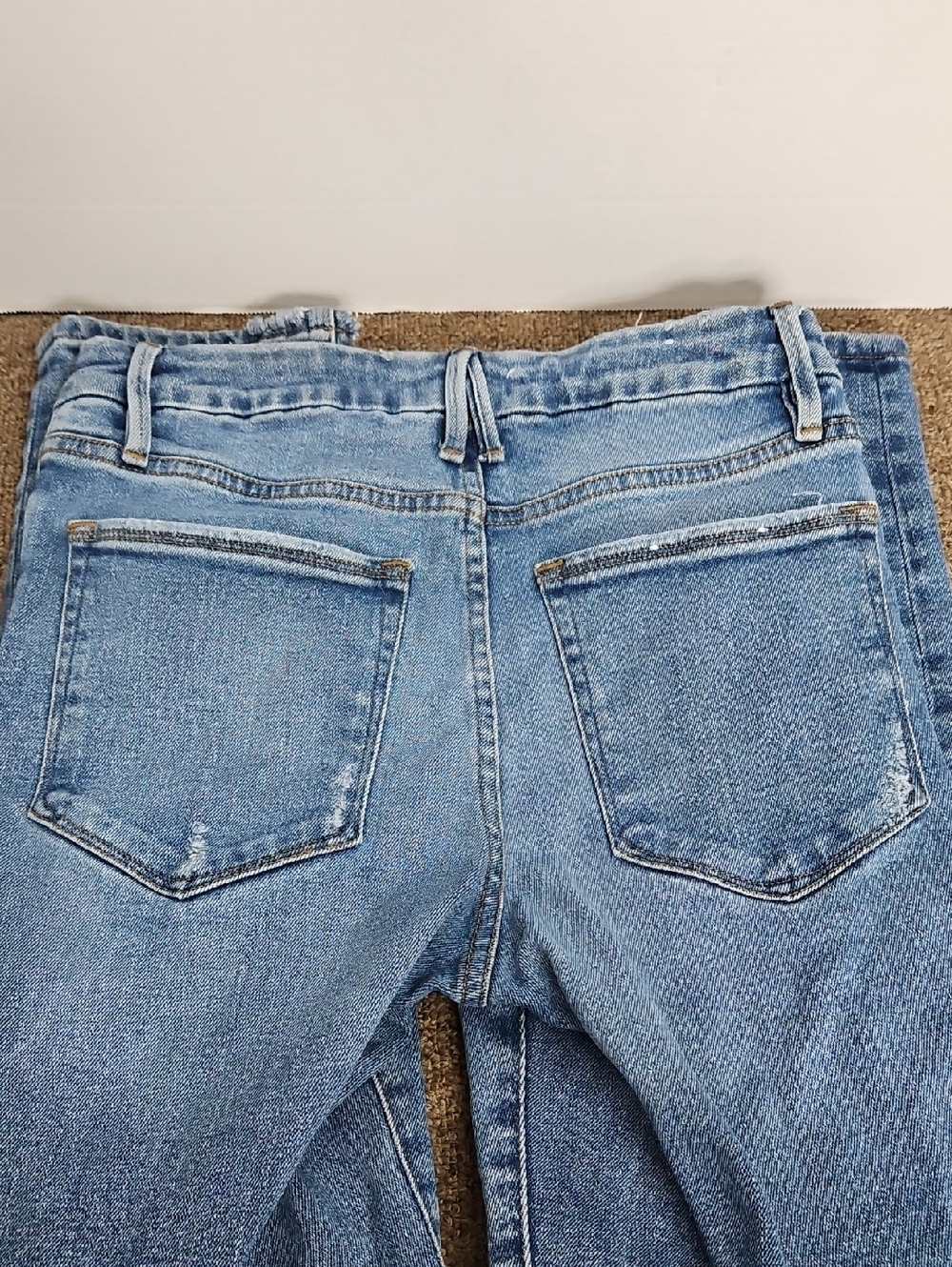Good American Good Legs Straight Jean Sz 4 (27) Distressed Hem - Picture 7 of 7